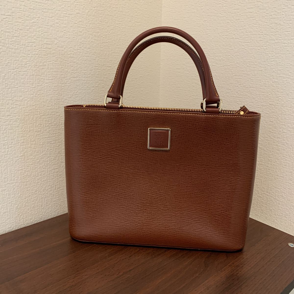 ヤフオク! -「ニナリッチ バッグ」(ニナリッチ) (な~の)の落札相場