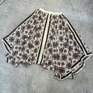 100円スタート♪ （3）JEANASIS ジーナシス　デザインスカート　フリーサイズ　ウエストゴム　総柄　縦線