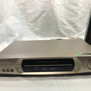 SHARP シャープ VHS ビデオカセットレコーダー ビデオデッキ VC-BF100 99年製 通電確認 再生確認 詳細不明 ジャンク扱い 現状品※の画像2