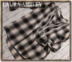 ☆LAURA ASHLEY　ローラアシュレイ　チェックプルオーバーシャツ　茶系☆やや難