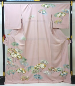 ☆5826-15☆中古美品 訪問着 金駒刺繍 落款有 扇面に草花模様 薄いピンク 裄69㎝ トールサイズ