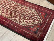 イラン産 バルーチ 149×79cm クリーニング済 トライバルラグ ウール 赤系 手織り絨毯 カーペット ラグ 羊毛 ペルシャ絨毯 441_画像3