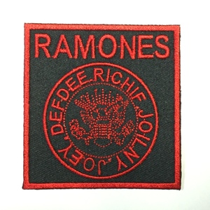 182 Ramones ラモーンズ　ラモンズ　四角形ロゴ アイロン ワッペン　音楽 パンク ロック リペア カスタム 刺繍ワッペン アイロンワッペン