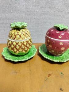 昭和レトロ　陶器蓋付き小物入れ2個まとめて　シュガーポット　パイナップルイチゴ