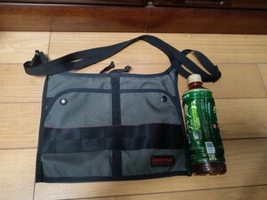 USA made use little beautiful goods Briefing sakoshuBRIEFING T-Sacoche shoulder bag gray burr stick nylon bag 