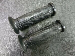 未使用 原付用 汎用 グリップ 非貫通式 全長: 112mm グリップ内径: 左21mm/右25mm ハンドル径: 22.2mm用 管理No.38688