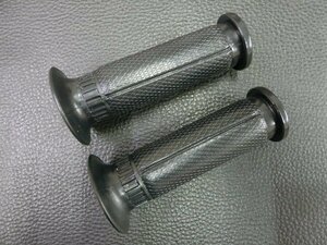 未使用 原付用 汎用 グリップ 非貫通式 全長: 112mm グリップ内径: 左21mm/右25mm ハンドル径: 22.2mm用 管理No.38698