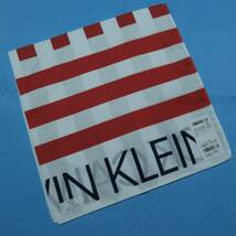 K022■カルバン クライン CALVIN KLEIN　白色系　アメリカ国旗モチーフ　大判ハンカチ　日本製_画像1