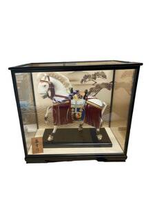 Art hand Auction May Doll by Shundo in Glass Case with Horse, season, Annual Events, Children's Day, May Dolls