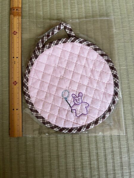 うさぎの刺繍糸鍋敷き