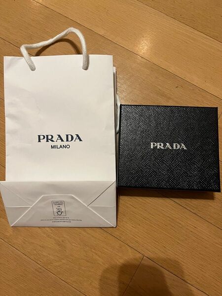 プラダ PRADA 箱&袋