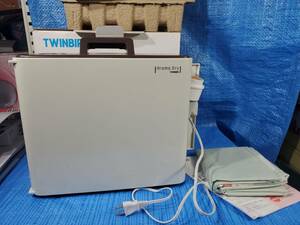 ★1000円即決! upci 美品 TWINBIRD ツインバード ふとん乾燥機 アロマドライ FD-4148 ホワイト系 箱説明書付き 動作確認済み