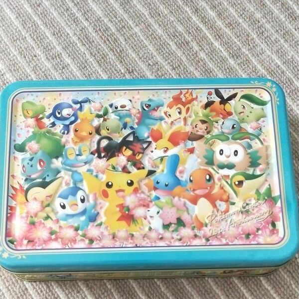 ポケモン　20周年　お菓子缶　小物入れ　収納ケース　ポッチャマ　ミジュマル　モクロー　ヒノアラシ　シェイミ　アチャモ　ヒトカゲ