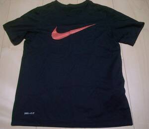  быстрое решение * прекрасный товар *NIKE Nike * Junior *DRY-FIT* короткий рукав футболка * размер S* цвет. чёрный *