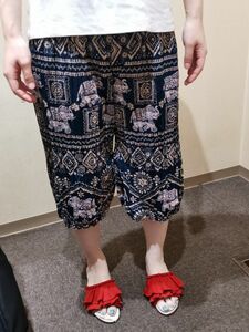 タイパンツ フリーサイズ　ハーフパンツタイプ　象柄　タイ輸入品 男女兼用　色、柄、丈、多数あります　No25