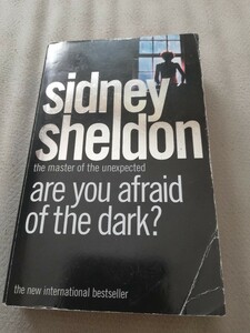 【再値下げ！一点限定早い者勝ち！送料無料】洋書 シドニー・シェルダン『Are You Afraid of the Dark?』