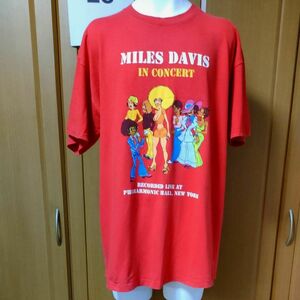 マイルスデイビス半袖ＴシャツXL【IN CONCEERT】赤　激レアビンテージUSA/ZION製　MILES DAVIS　入手困難