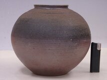 ★備前焼　和気窯　妹尾堅【丸壷　共箱・栞】胴径20cm　高さ18.5cm　口径内7cm　花器　花瓶　和インテリア　落ち着いた雰囲気！_画像3