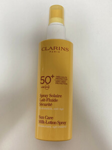 CLARINS　サンケアミルクローションスプレー　ベリーハイプロテクション　UVB/UVA50+　日焼け止め　150ml　クラランス　ボディにも使える