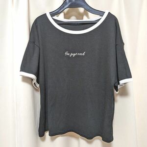 しまむら　配色ロゴバイカラーTシャツ　M