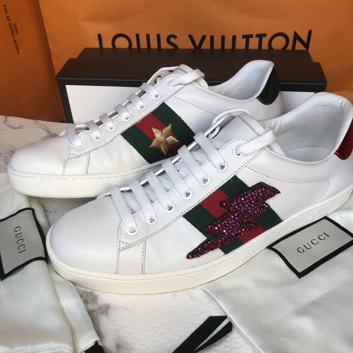 ヤフオク! -「gucci(グッチ) グッチ ロゴ レザー スニーカー」の落札