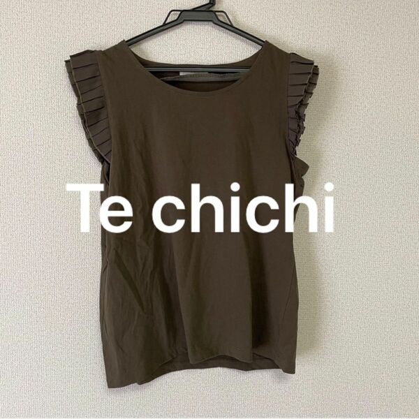 Te chichi テチチ　カーキ　Tシャツ　M