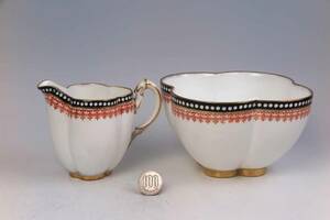 . COALPORT ＝ 豪華SQクリーマー＆シュガー・ボール　＝Black+Pink＝　XX　貴重なシェイプの一品です。