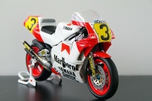 ★1/12 Marlboro YAMAHA YZR500(OW98) 塗装完成品（ハセガワ製）_画像1