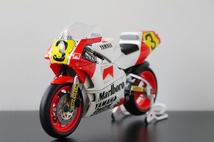 ★1/12 Marlboro YAMAHA YZR500(OW98) 塗装完成品（ハセガワ製）_画像9