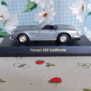 C9『ミニカー フェラーリ 250 カリフォルニア~シルバー 1:64 京商』