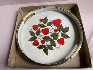  Showa Retro pop strawberry pattern. O-Bon circle tray diameter :30cm