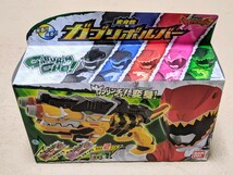 【即決・新品・おまけ付き】 変身銃 ガブリボルバー 獣電戦隊キョウリュウジャー 非売品 獣電池 獣電竜 ラインナップ チェックシート_画像1