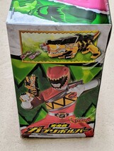 【即決・新品・おまけ付き】 変身銃 ガブリボルバー 獣電戦隊キョウリュウジャー 非売品 獣電池 獣電竜 ラインナップ チェックシート_画像6