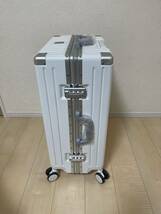 超軽量スーツケース アルミフレーム TSAロック搭載 8輪_画像2
