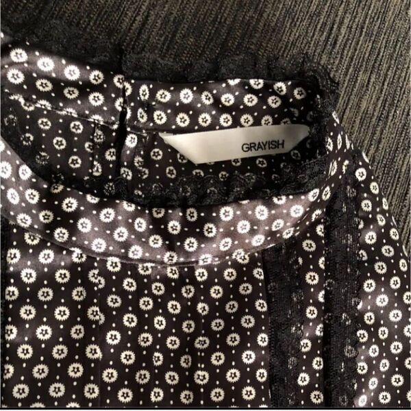 GRAYISH ノースリーブブラウス レース 花柄 ノースリーブ GRAYISH 38 ノースリーブ 半袖 柄シャツ 夏