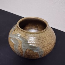 NR9171 美品 伊羅保水指 奥村考山 茶道具 器 壺 焼き物 陶芸 木箱 共箱 花瓶 茶器 考山造 検）お茶道具 古物 水差 骨董_画像2