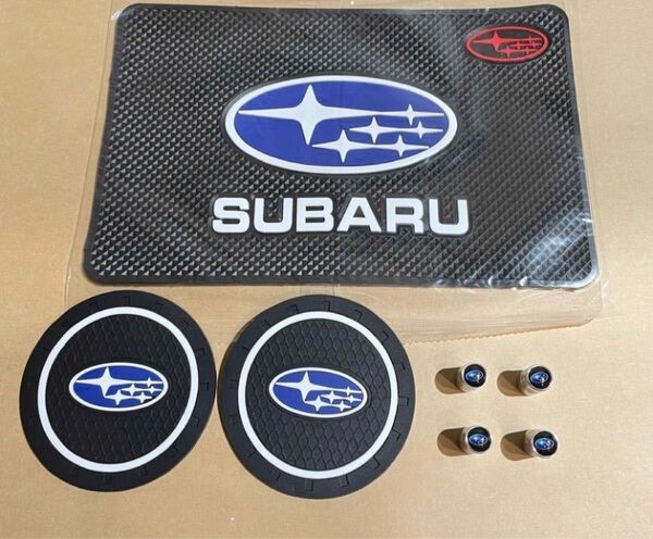 スバル　ダッシュボードマット　コースター２枚　タイヤバルブ4個セットSUBARU