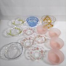 K) ガラス製食器まとめ売り 計13点 6種類 クリア 透明 花柄 ピンク色 青系 食器 小鉢 食器 ガラス器 I1902_画像1