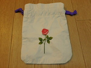 n112u　巾着袋　バラの刺繍　花柄　ワンポイント　きんちゃく袋　白　ポーチ　中古