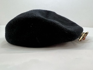 【菊水-8556】レディース 帽子 ベレー帽 ブランド不明 ブローチつき 黒 54㎝程度/ファッション/(S)