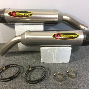 管理番号02655 AKRAPOVIC アクラポビッチ スリップオン カーボン チタン サイレンサー マフラー YZF-R1 04-06の画像1