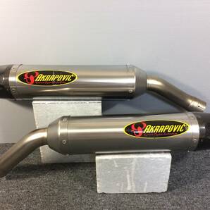 管理番号02655 AKRAPOVIC アクラポビッチ スリップオン カーボン チタン サイレンサー マフラー YZF-R1 04-06の画像2