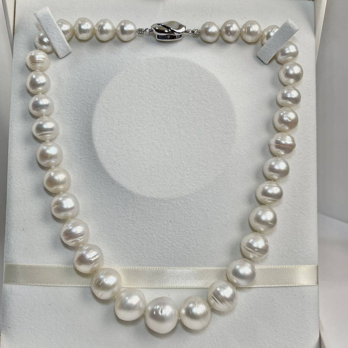 PN431:K18WG 白蝶南洋真珠 ダイヤ ペンダントネックレス 商品细节