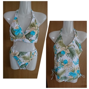 * white × light blue series * hibiscus pattern. bikini 3 point set * size 11L* camisole attaching *( stock )shu Lee n*