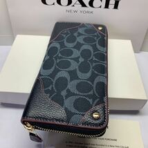 COACH 新品箱付き　長財布 デニムレザー アコーディオン ジップアラウンド　ミッドナイトブルー 翌日発送 _画像4