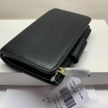 COACH 新品箱付き　6390 二つ折り財布 ミディアムウォレット　黒　ブラック　ラグジュアリークロスグレーン　コーナージップウォレット_画像3