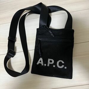 A.P.C. ショルダーバッグ　サコッシュ　メッシュ　メンズ　レディース