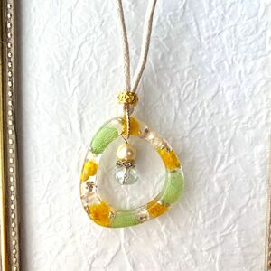 ハンドメイド★レジン ネックレスイエロー系 ドライフラワー