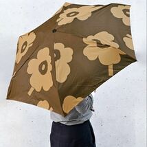 新品 marimekko マリメッコ 折り畳み傘 JUHLAUNIKKO ウニッコ ブラウン MINI MANUAALI_画像8