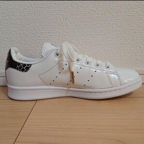 23 良品 adidas originals アディダス STAN SMITH W スネーク柄 蛇柄 ヘビ柄 パイソン柄 FV3422 アディダス オリジナルス スタンスミスの画像3